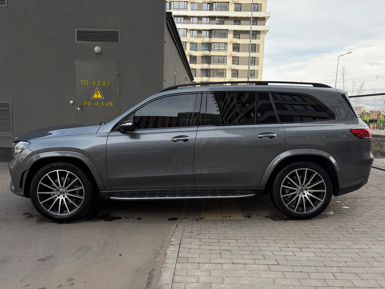 Mercedes-Benz GLS - фото 39