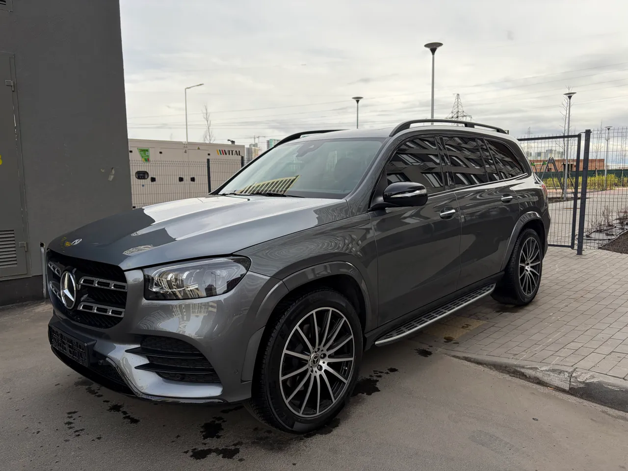 Mercedes-Benz GLS - фото 19