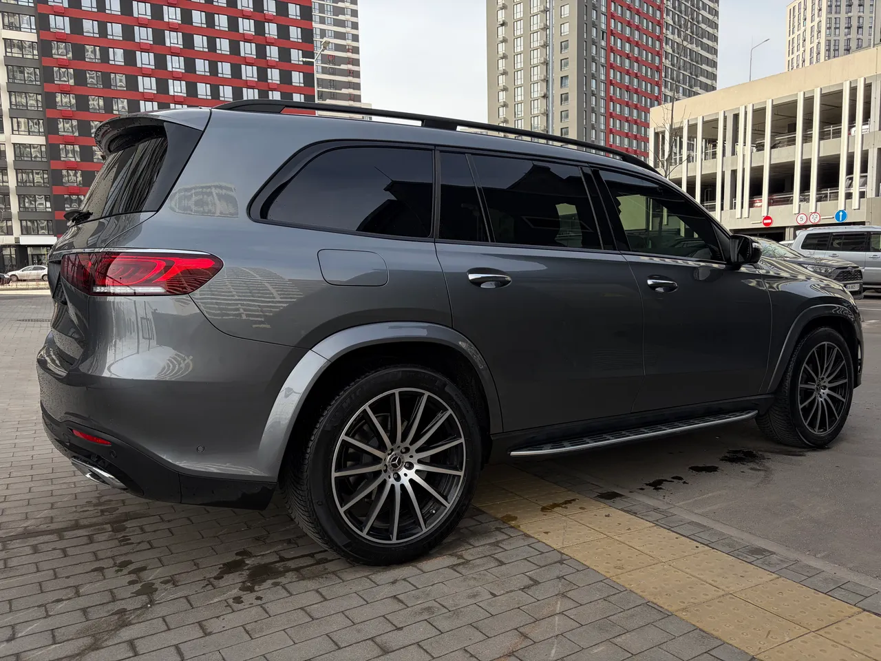Mercedes-Benz GLS - фото 28