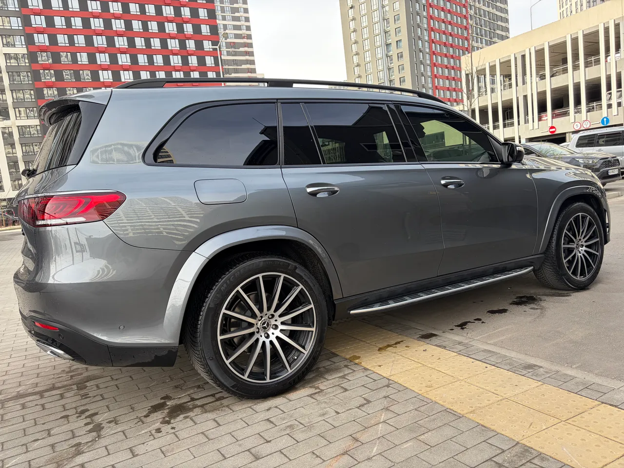 Mercedes-Benz GLS - фото 31