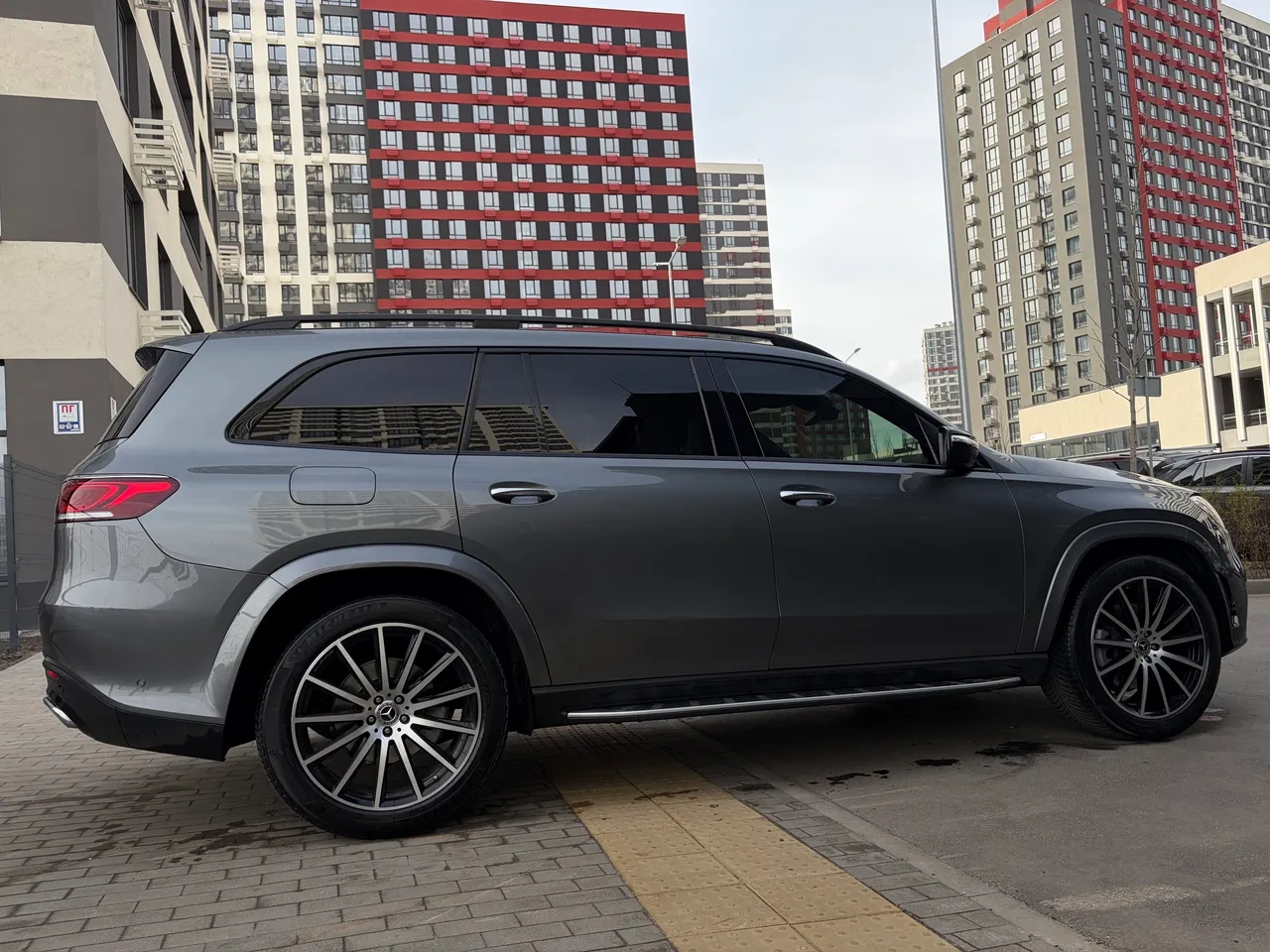 Mercedes-Benz GLS - фото 29