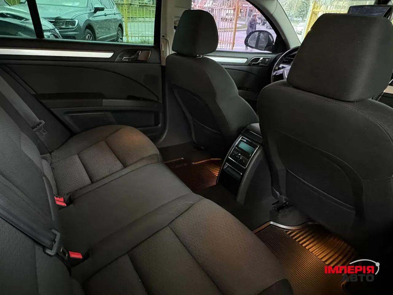 Skoda Superb - фото 6