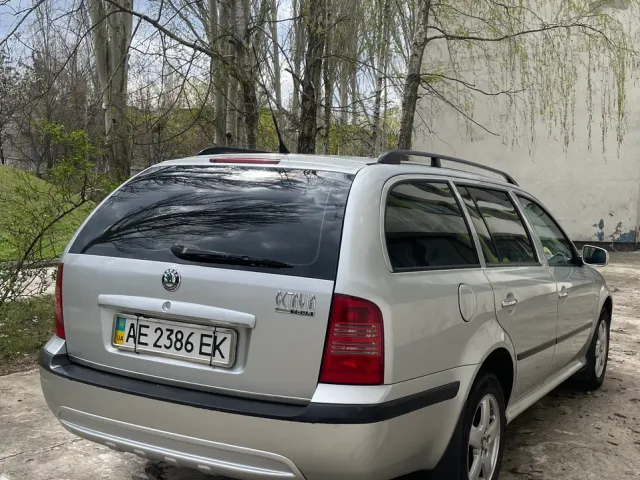 Skoda Octavia - фото 4