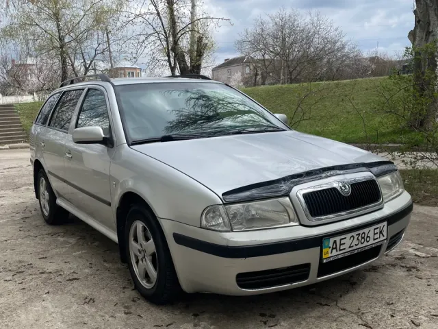 Skoda Octavia - фото 3