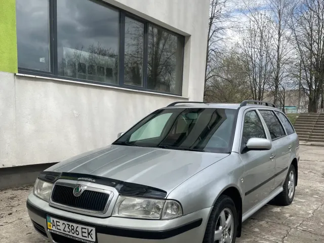 Skoda Octavia - фото 1