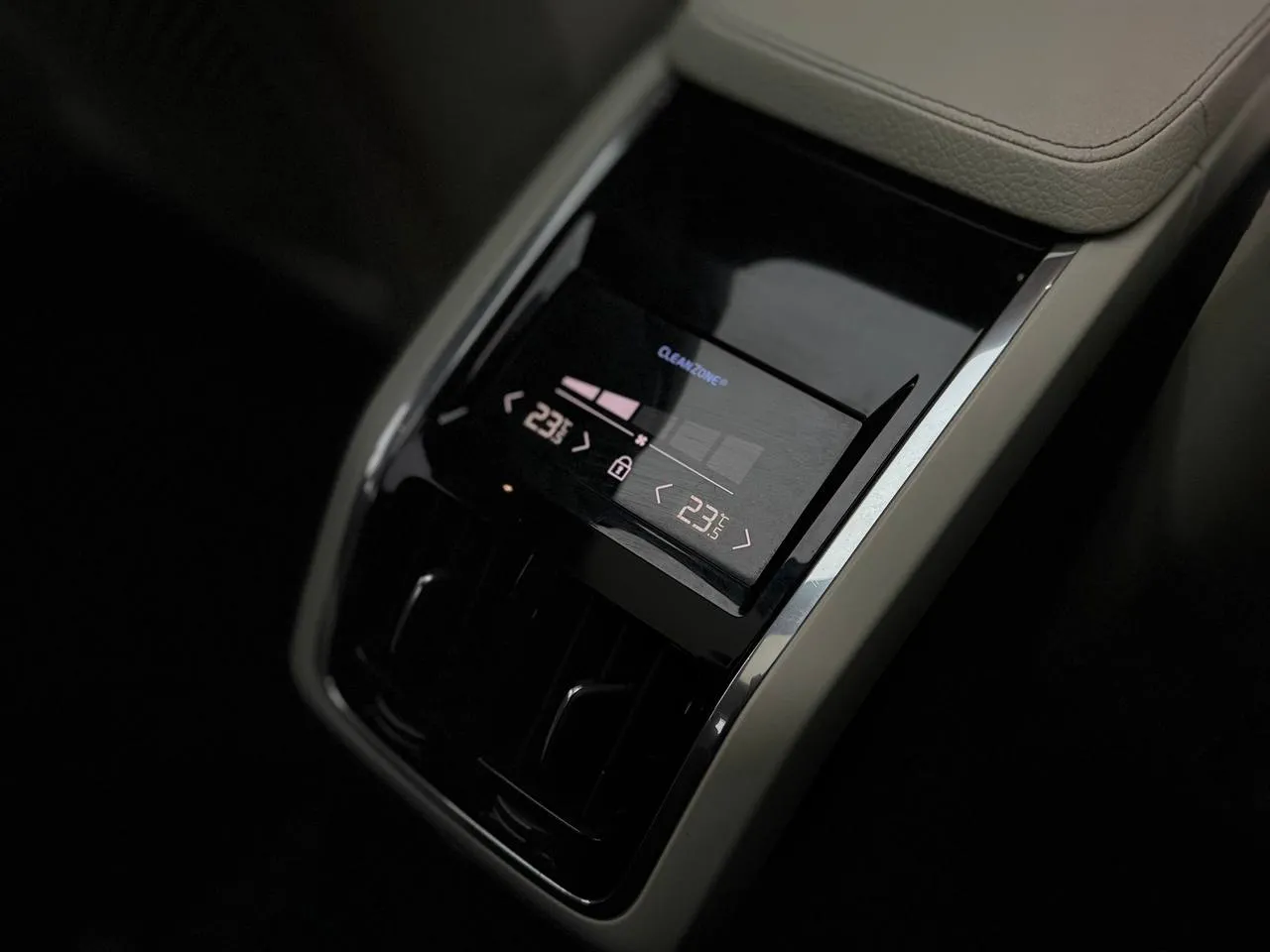 Volvo S90 - фото 21