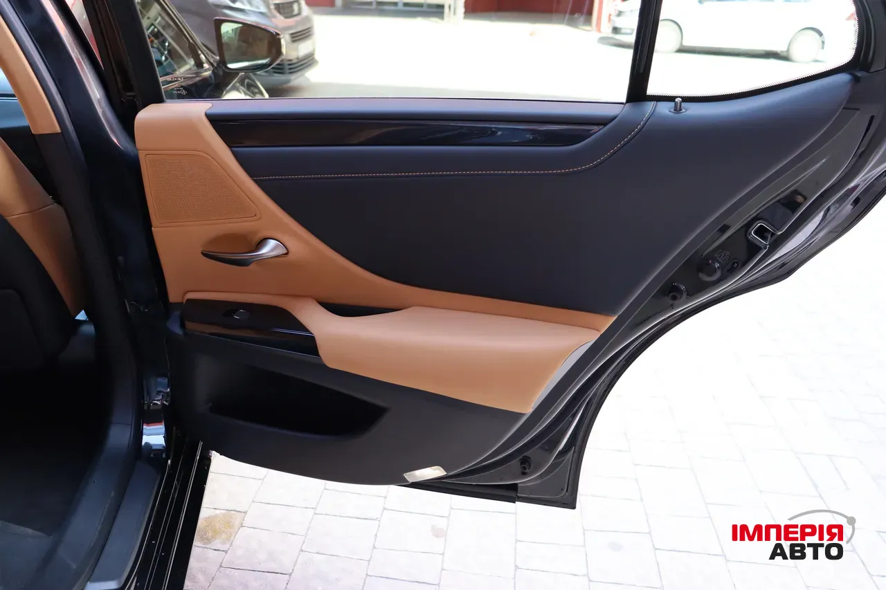 Lexus ES - фото 39