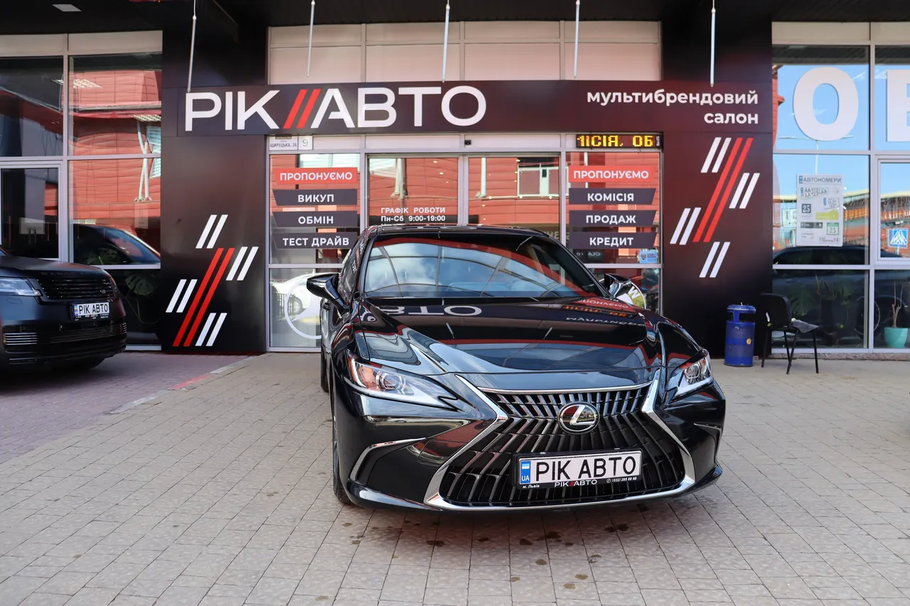 Lexus ES - фото 1