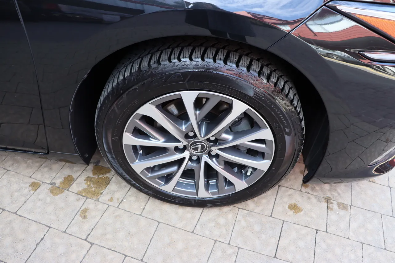 Lexus ES - фото 5