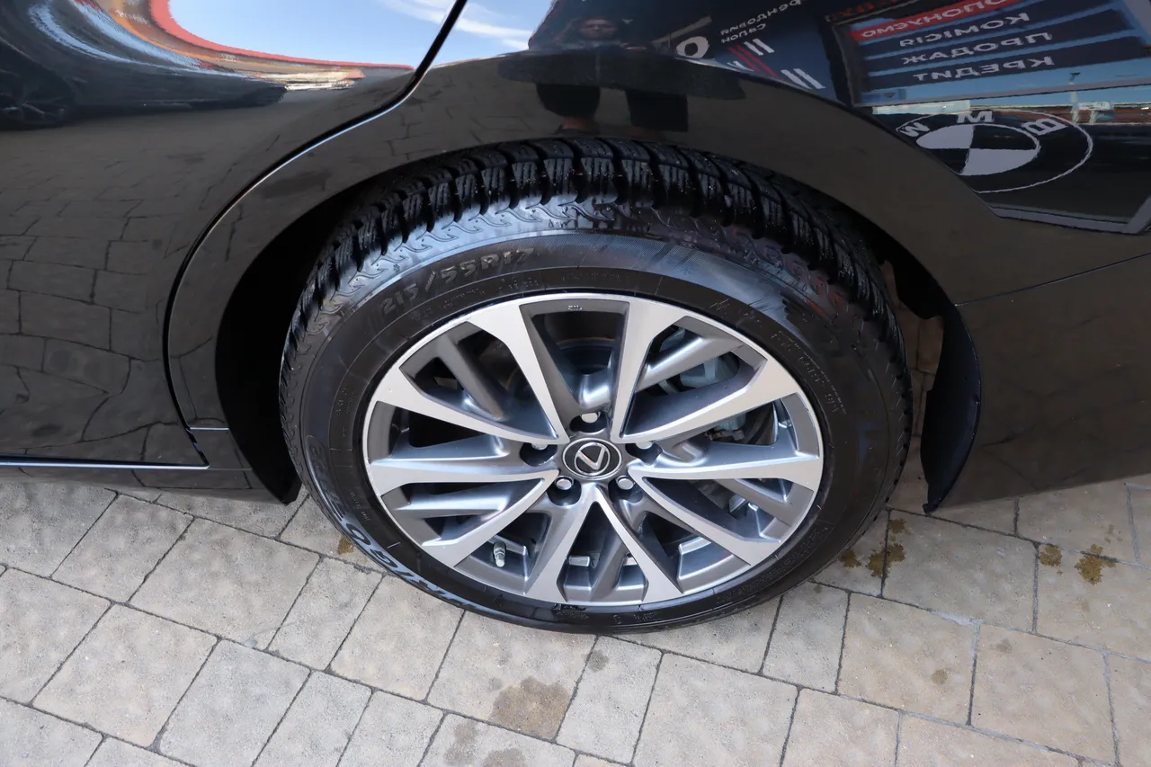 Lexus ES - фото 10