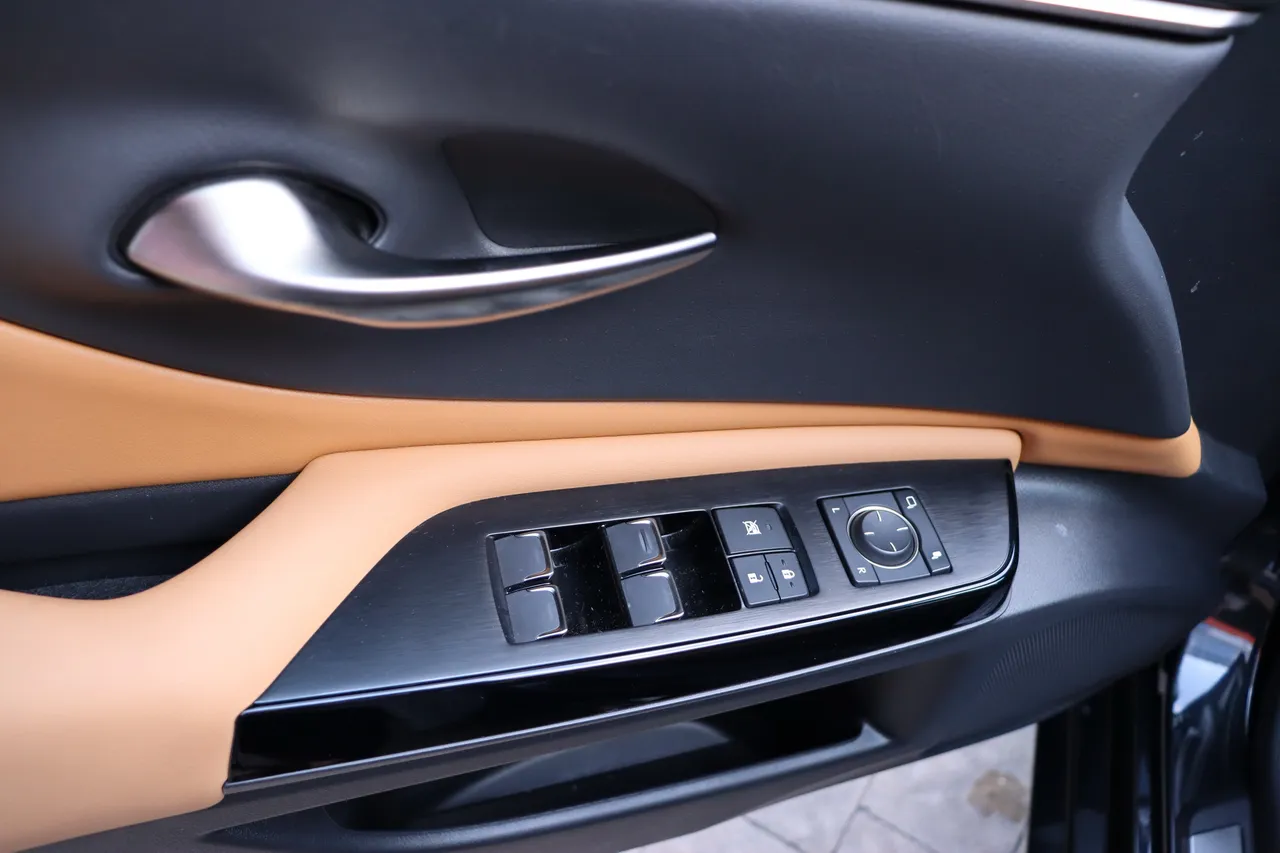 Lexus ES - фото 13