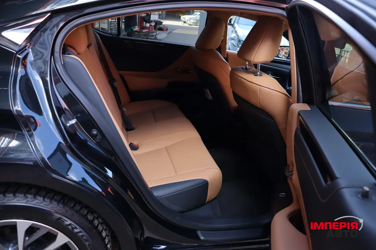 Lexus ES - фото 37