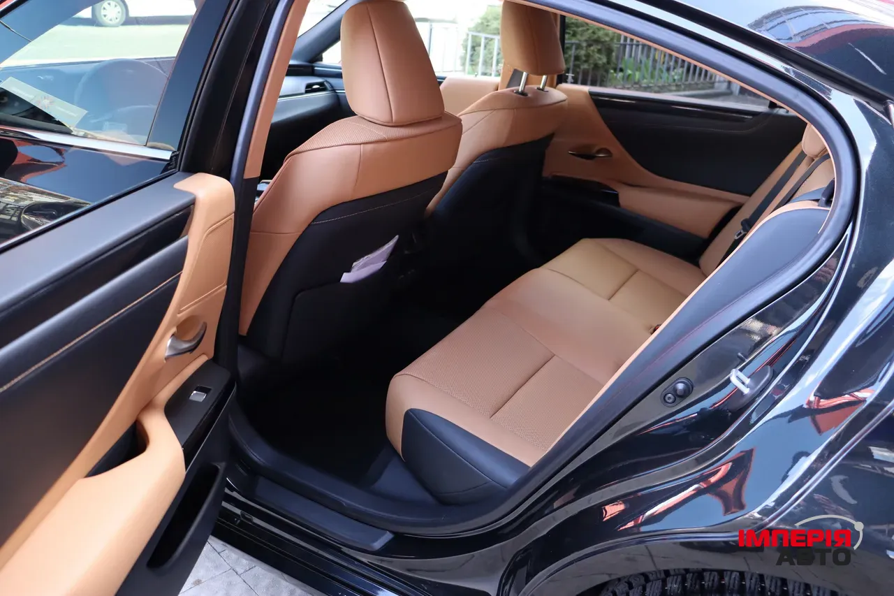 Lexus ES - фото 32