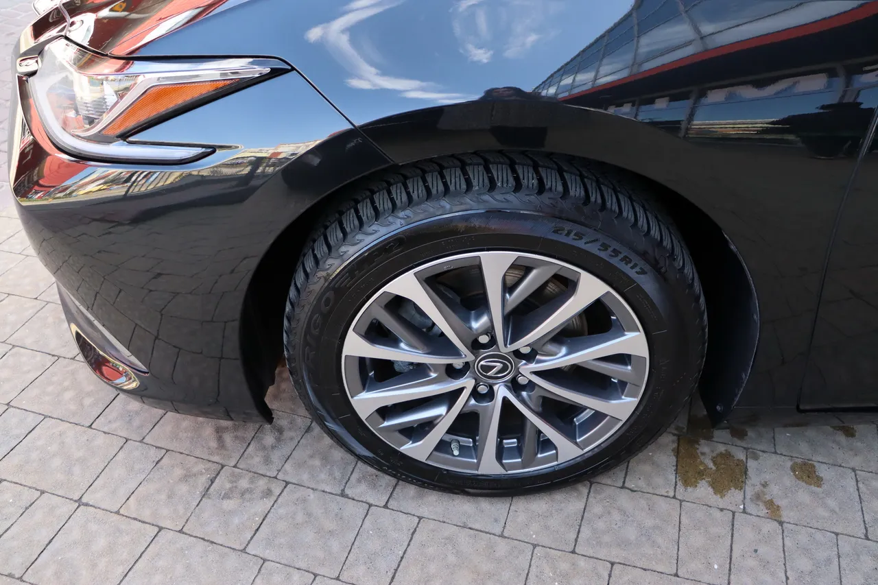 Lexus ES - фото 11