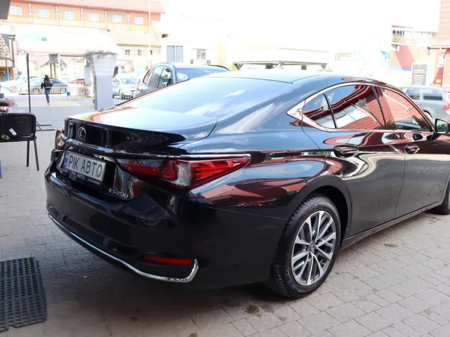 Lexus ES - фото 3