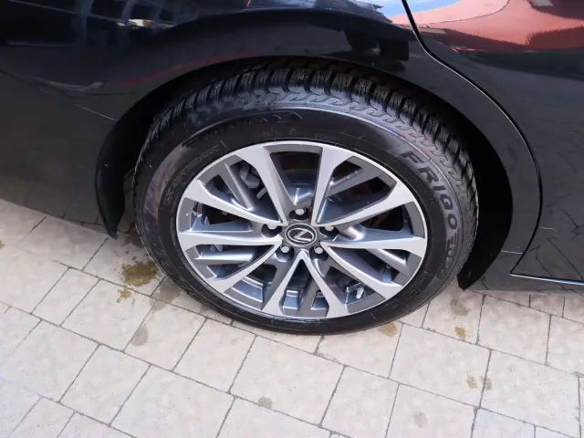 Lexus ES - фото 4