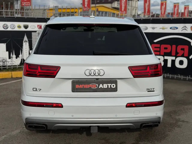 Audi Q7 - фото 5