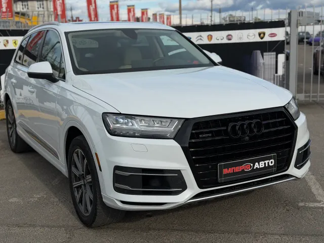 Audi Q7 - фото 1