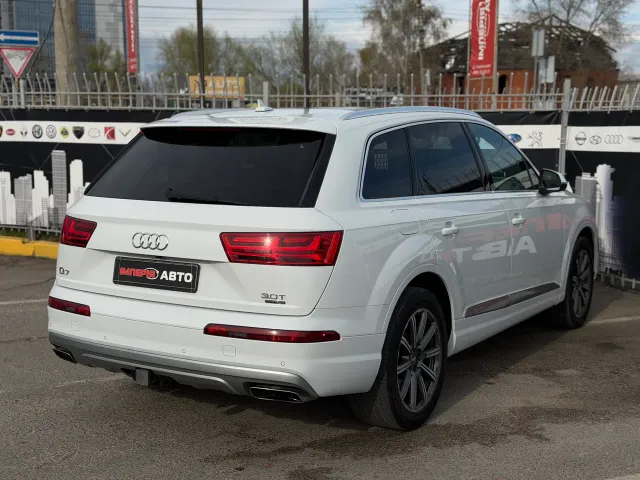 Audi Q7 - фото 4