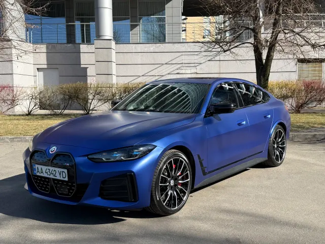 BMW i4 - фото 1