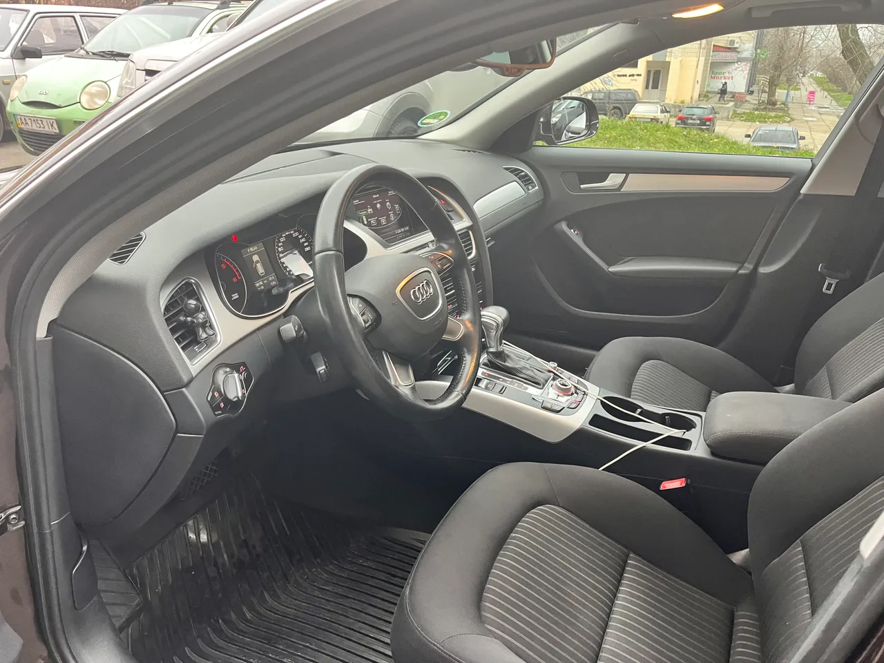 Audi A4 - фото 7