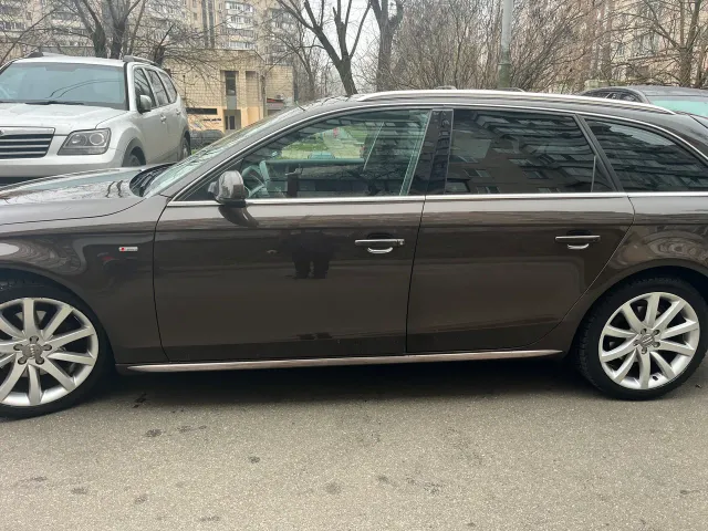 Audi A4 - фото 2