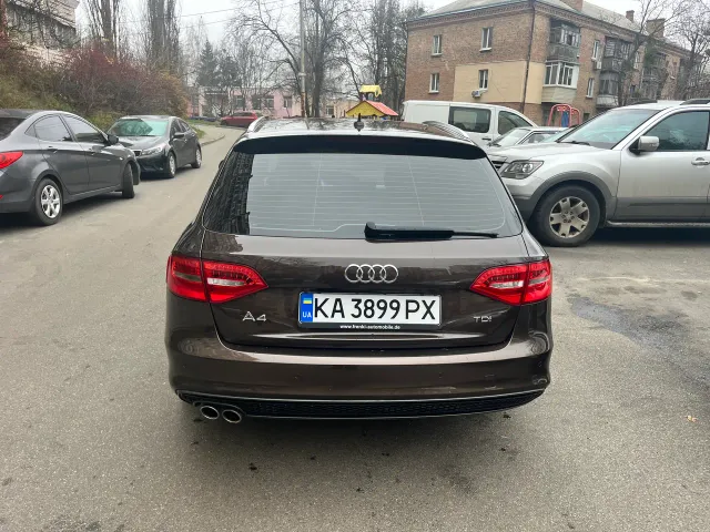 Audi A4 - фото 3