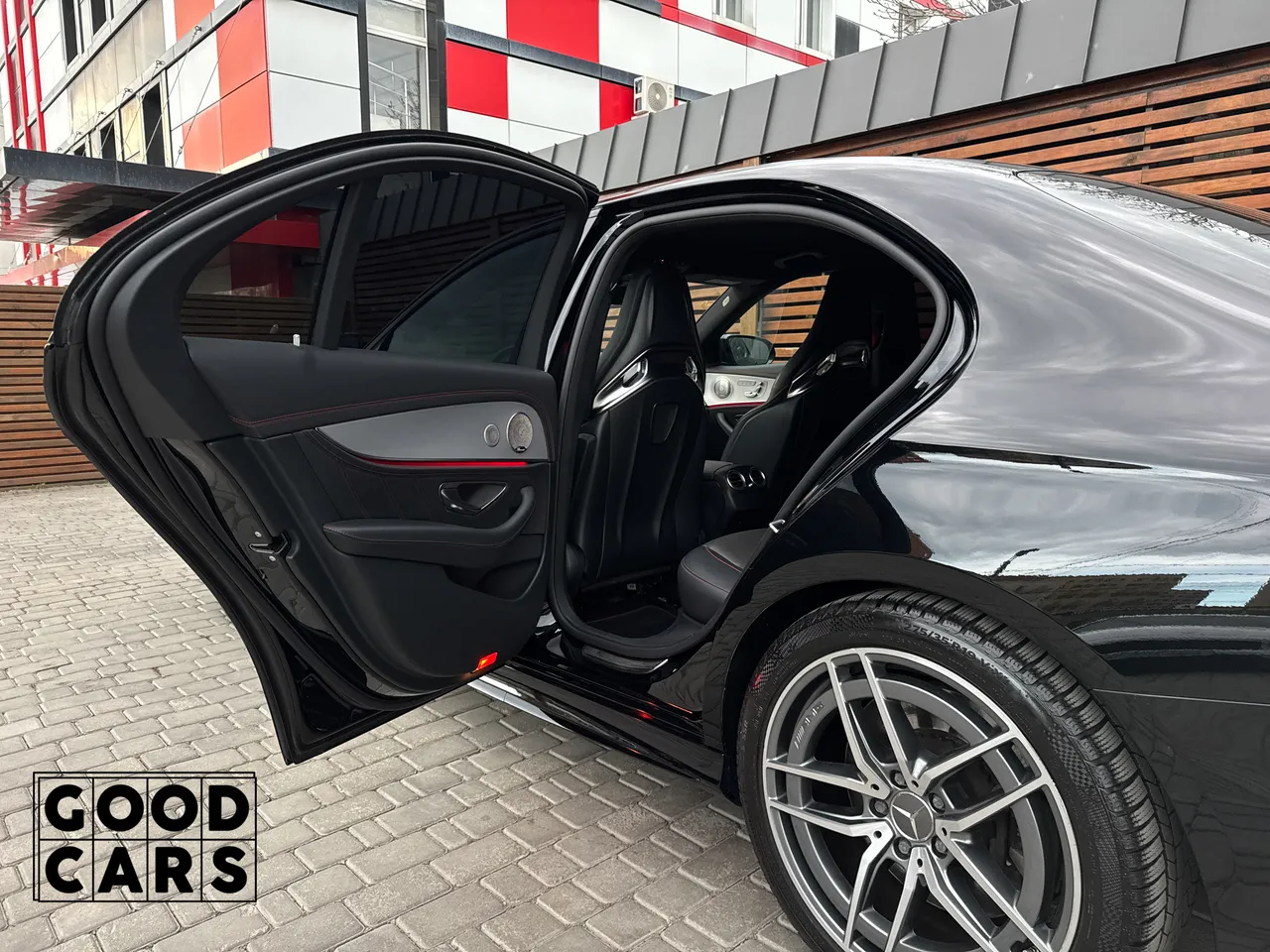 Mercedes-Benz E-Класс AMG - фото 32