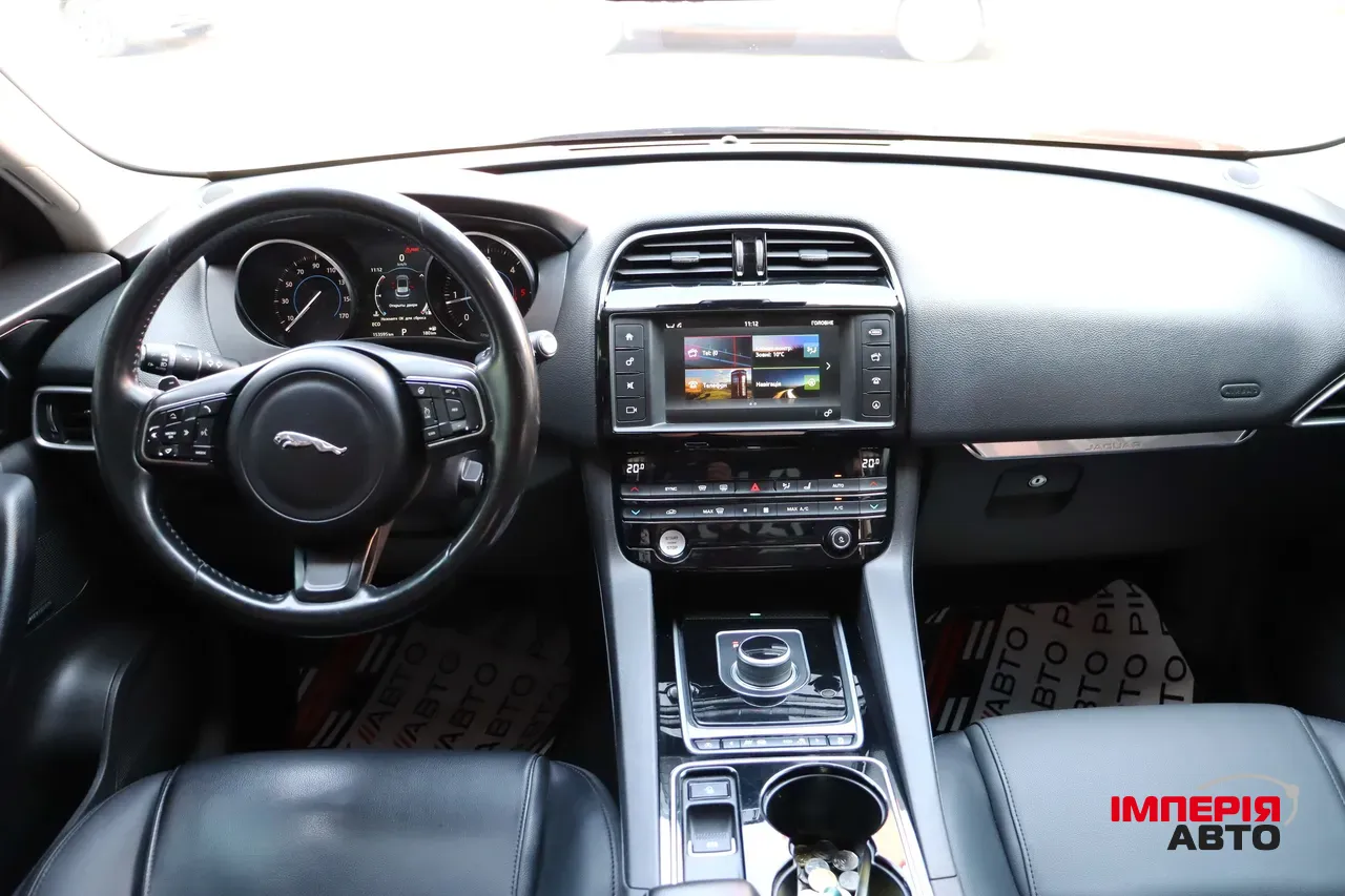 Jaguar F-Pace - фото 34