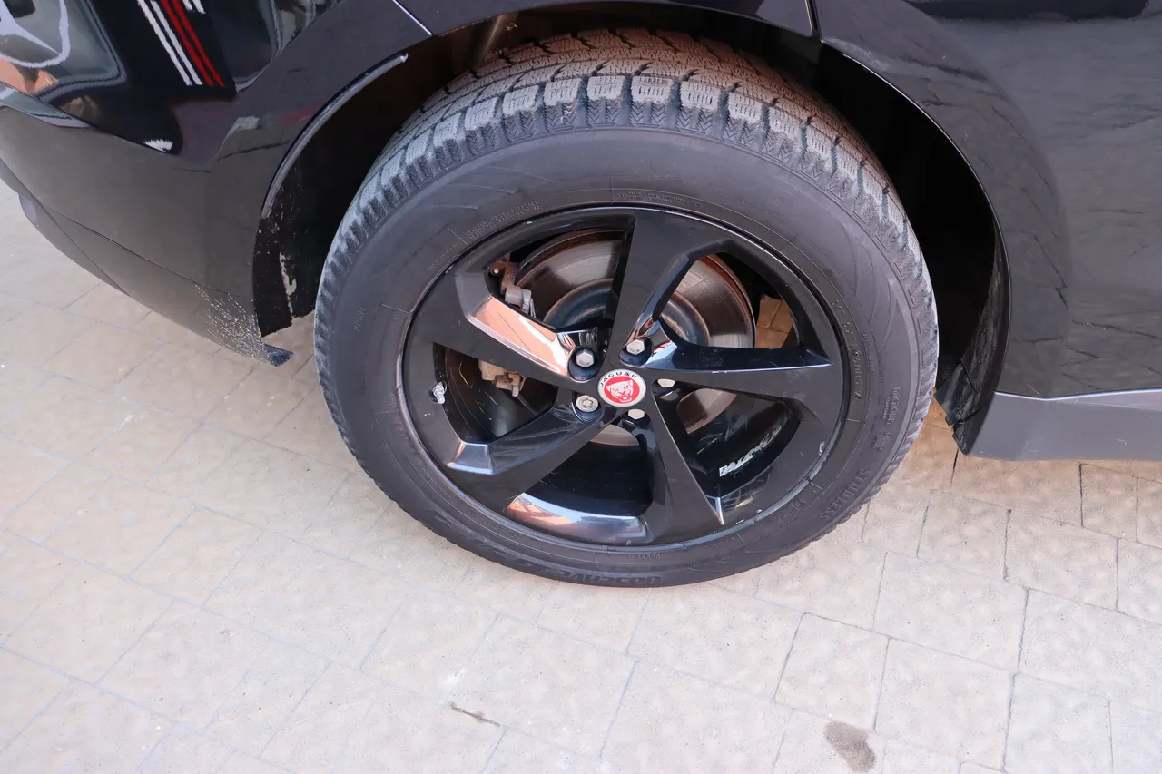 Jaguar F-Pace - фото 4