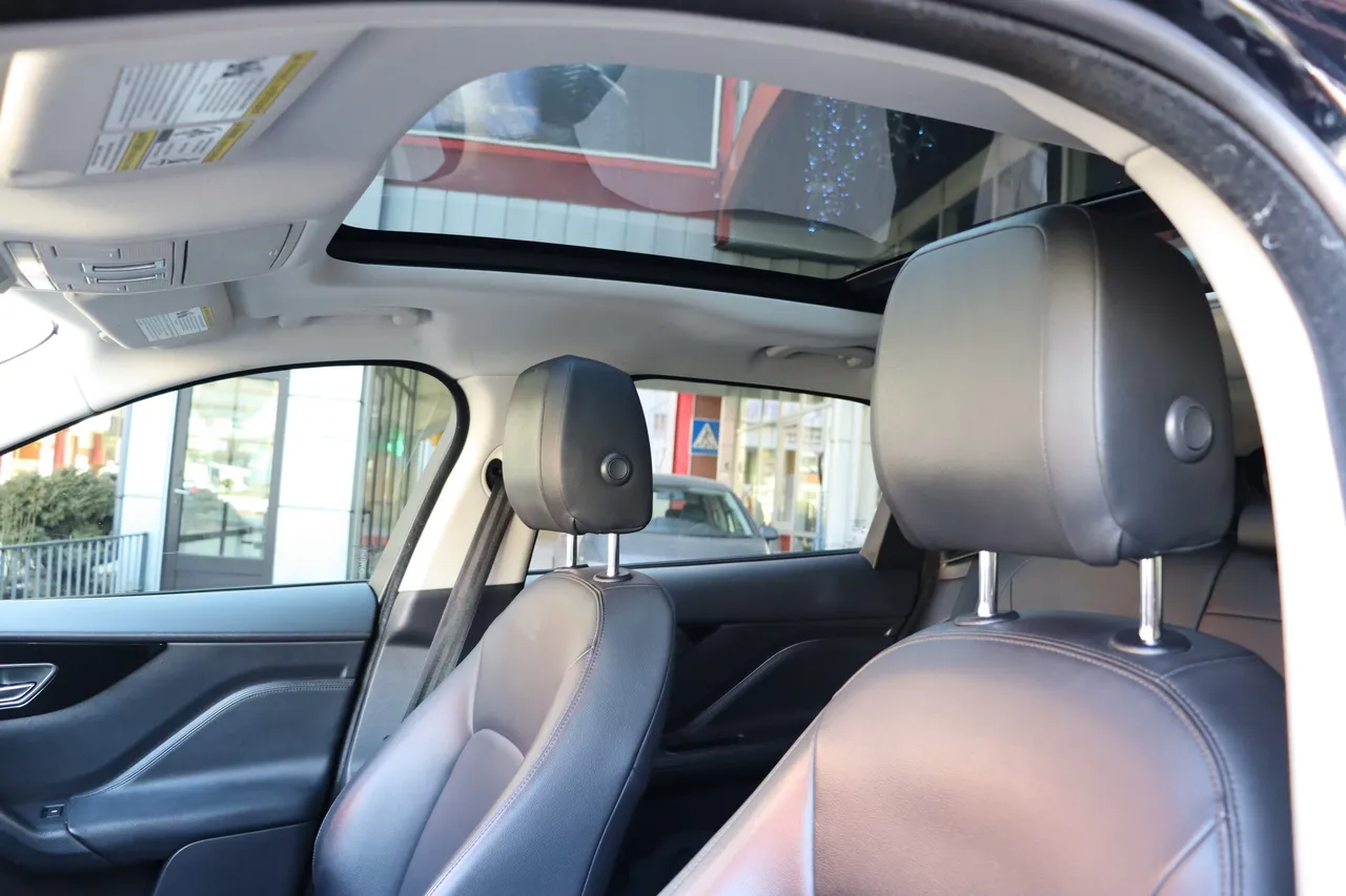 Jaguar F-Pace - фото 17