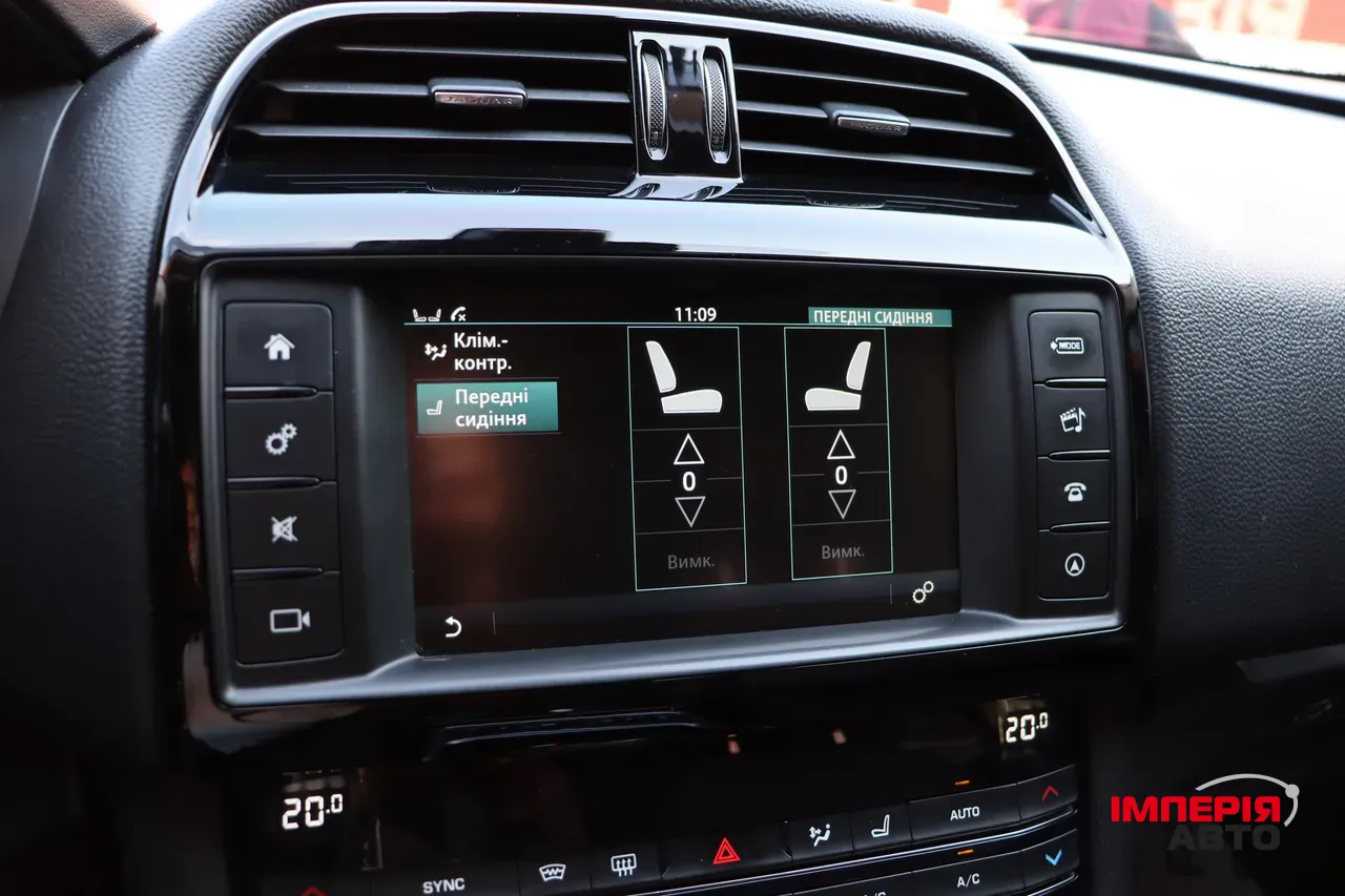 Jaguar F-Pace - фото 29