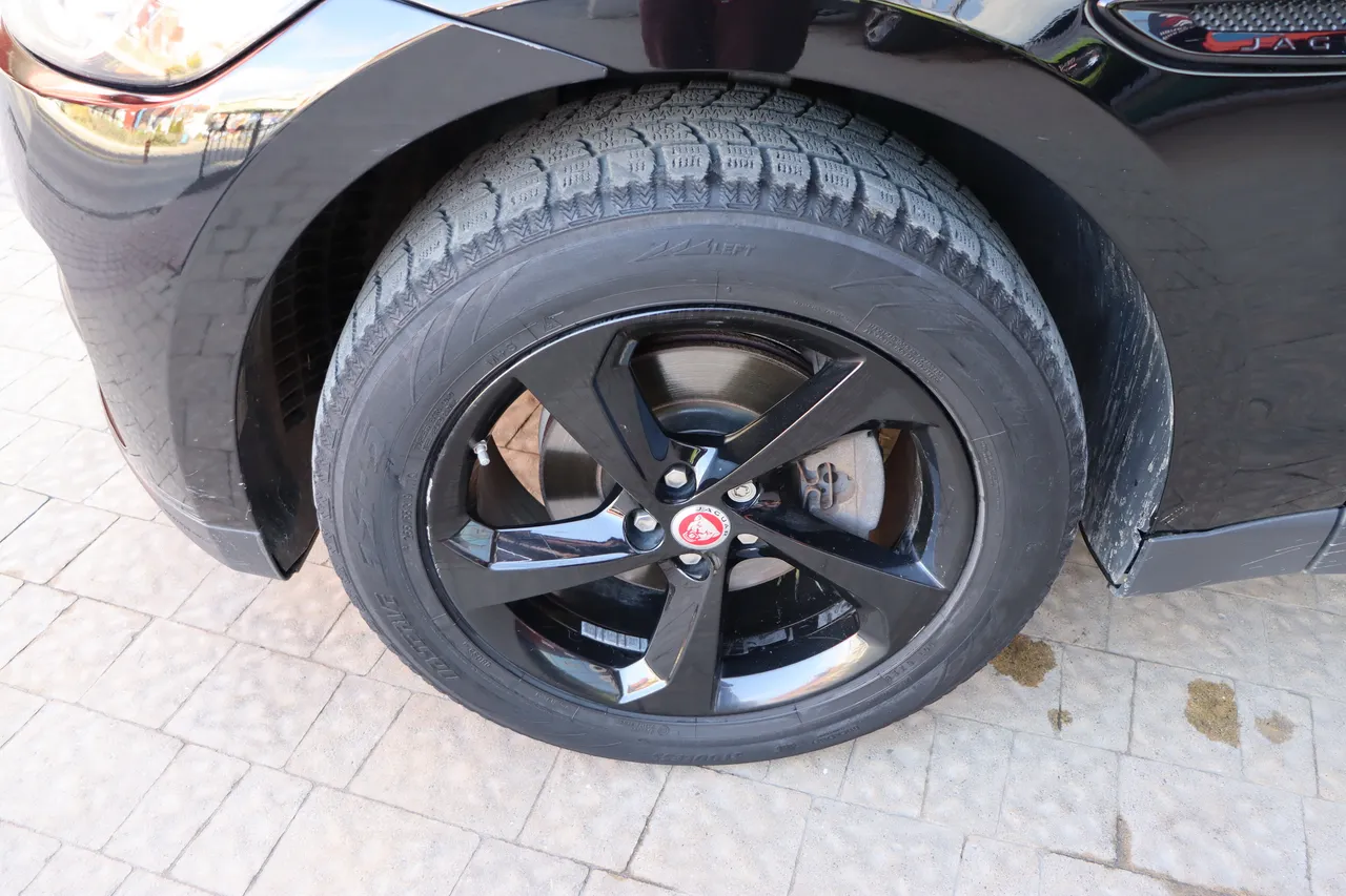 Jaguar F-Pace - фото 11