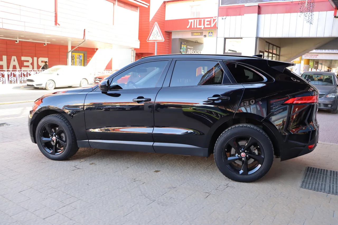 Jaguar F-Pace - фото 9
