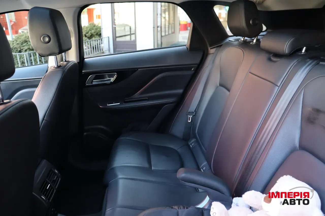 Jaguar F-Pace - фото 33
