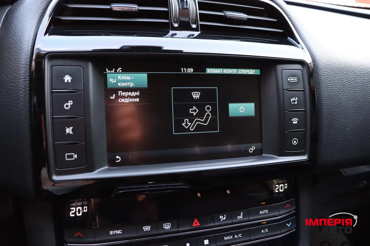 Jaguar F-Pace - фото 30