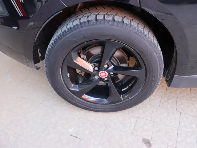 Jaguar F-Pace - фото 4