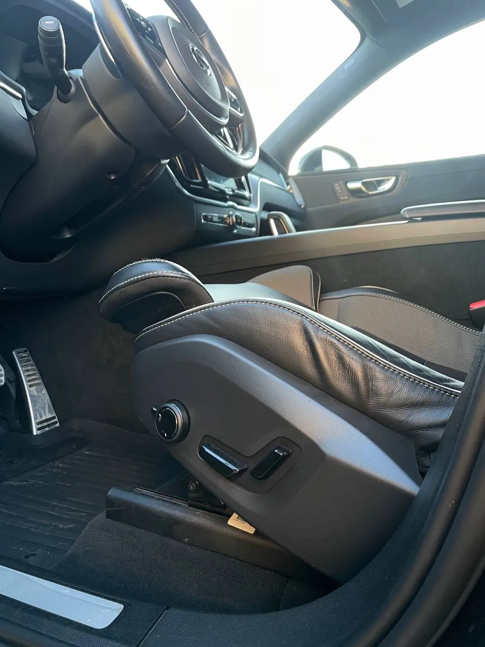 Volvo XC60 - фото 17