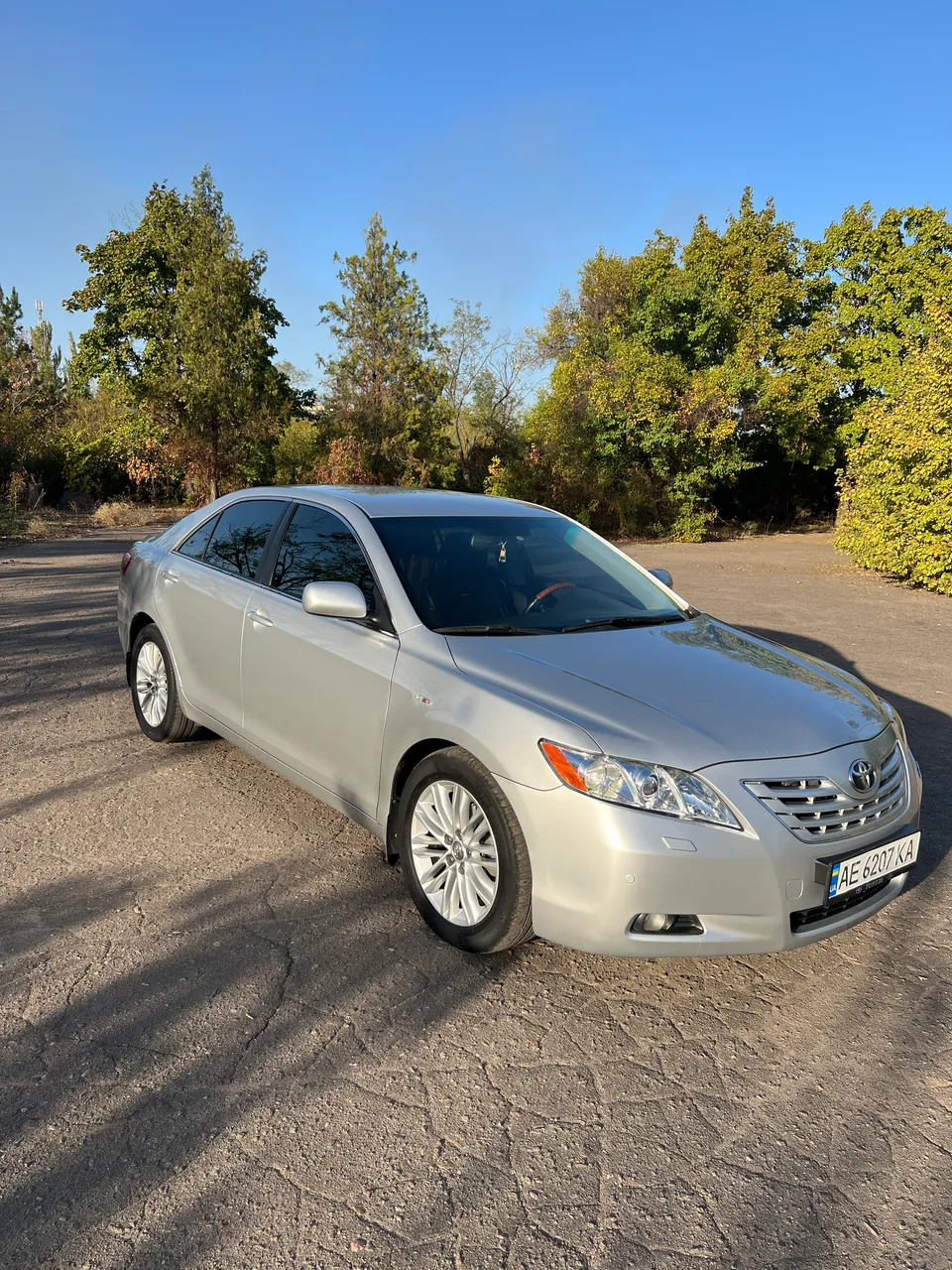Toyota Camry - фото 1