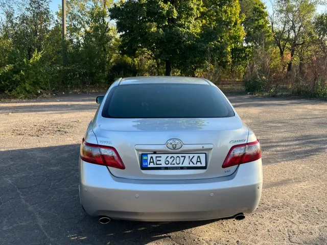 Toyota Camry - фото 3