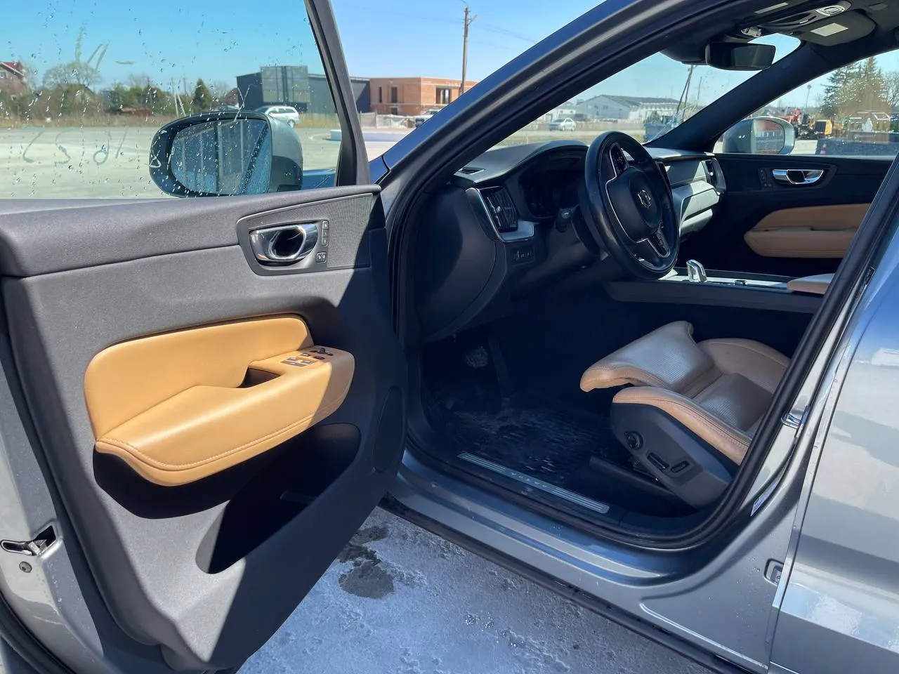 Volvo XC60 - фото 11