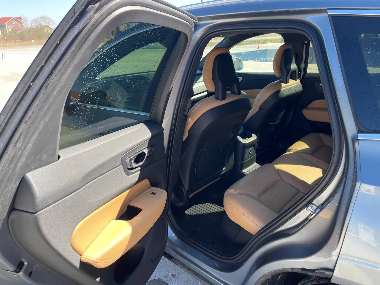 Volvo XC60 - фото 8