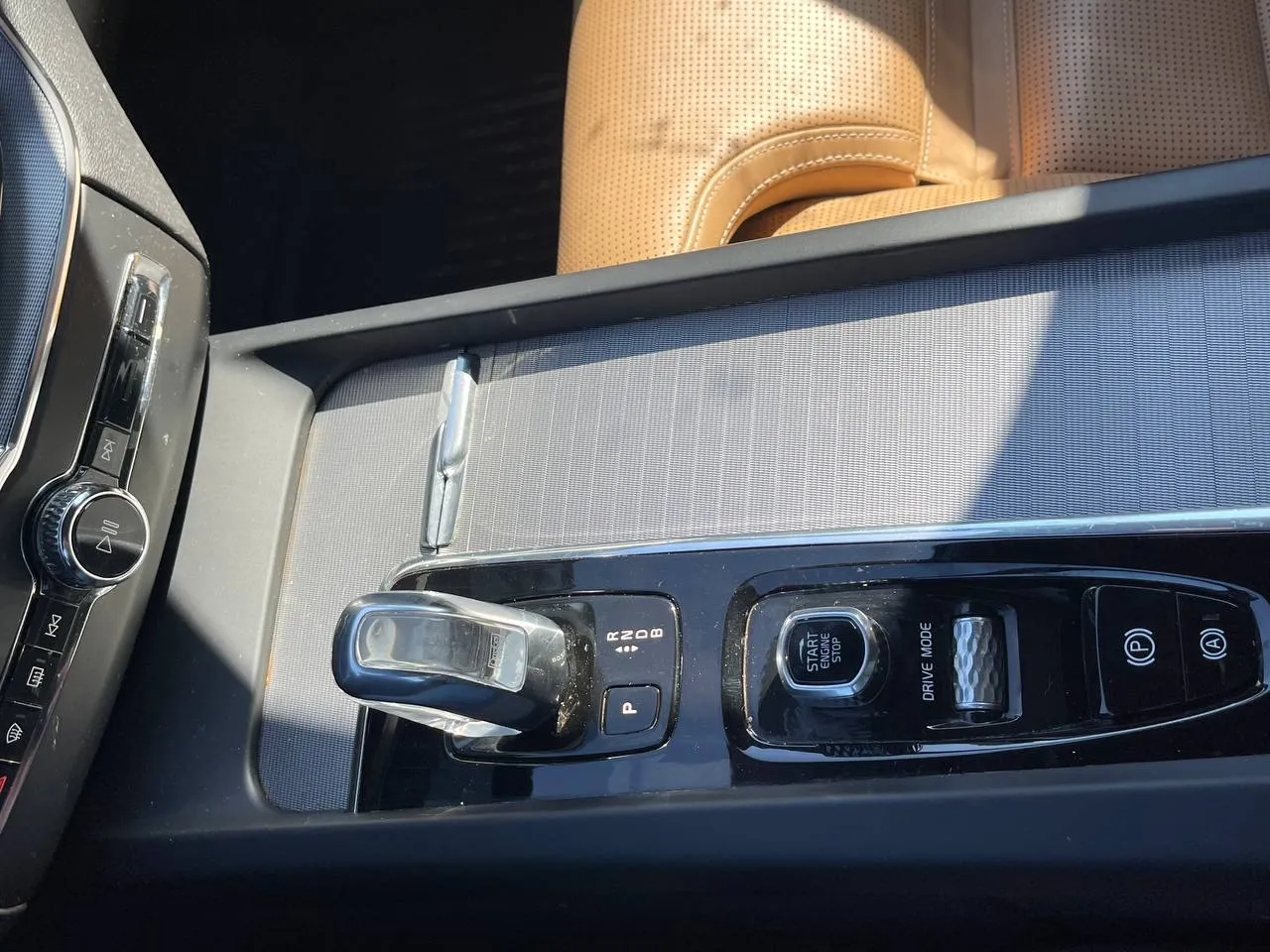 Volvo XC60 - фото 17