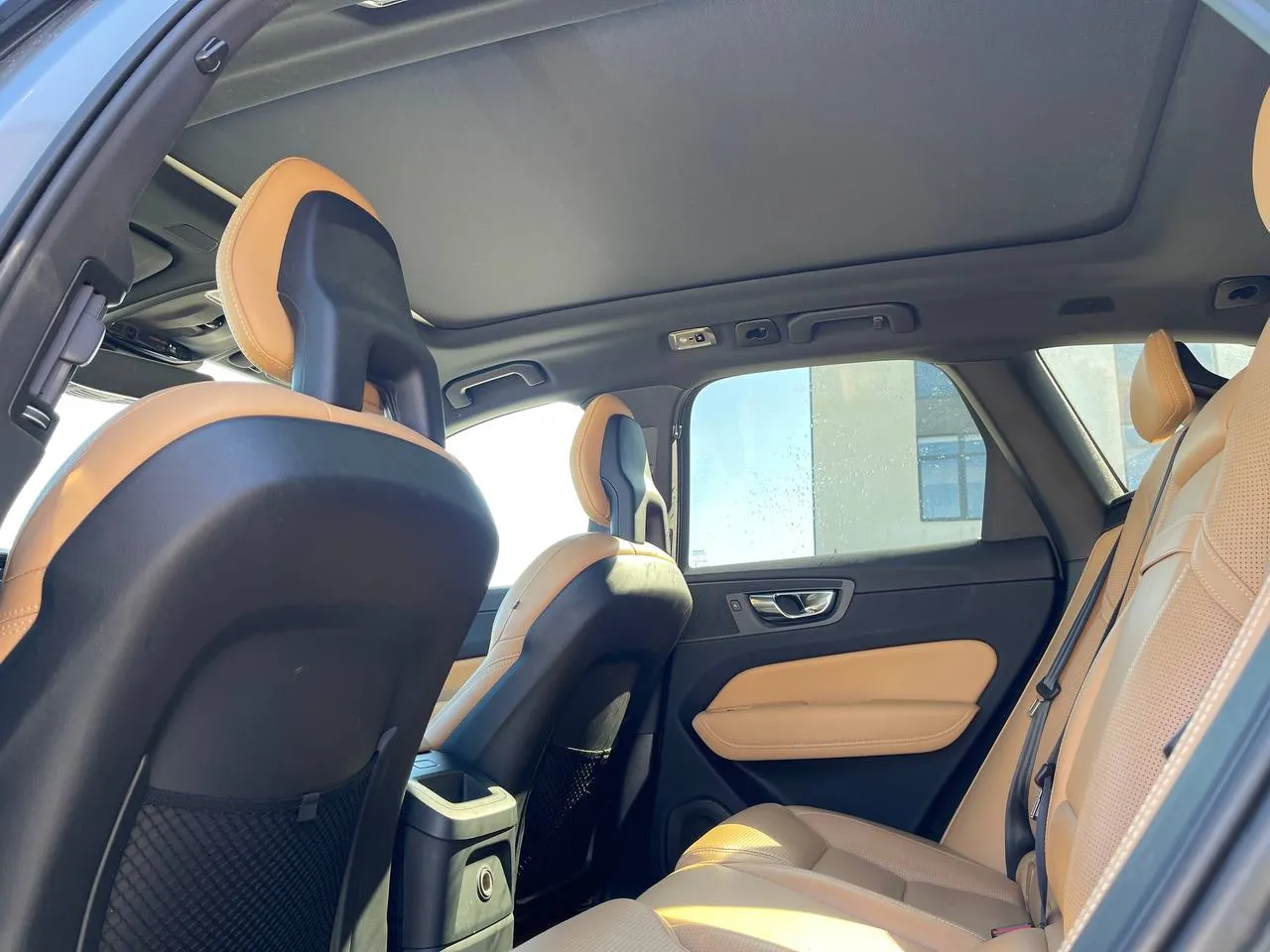 Volvo XC60 - фото 9