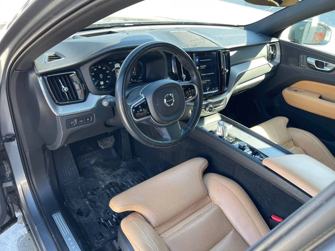 Volvo XC60 - фото 12