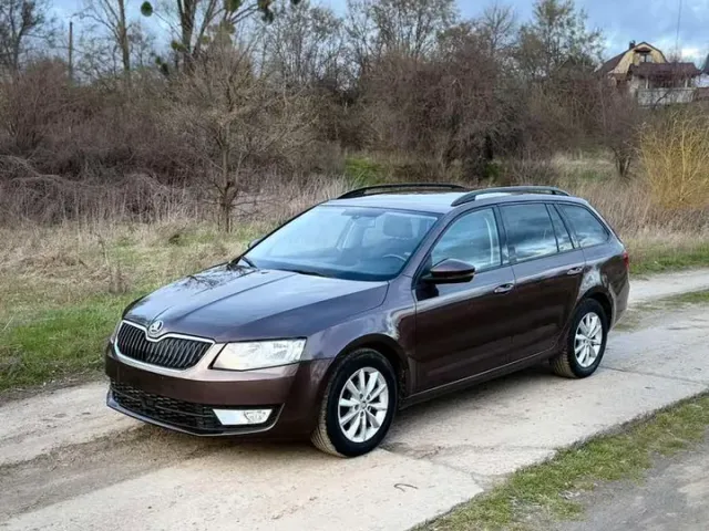 Skoda Octavia - фото 3