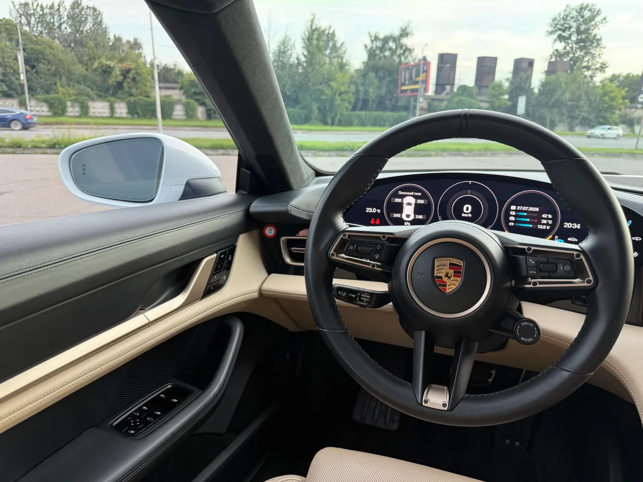 Porsche Taycan - фото 14