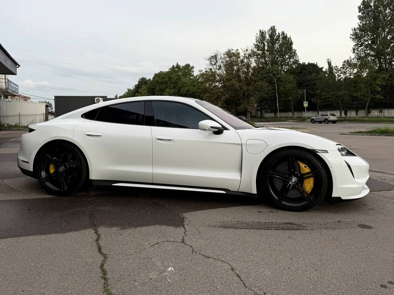 Porsche Taycan - фото 11