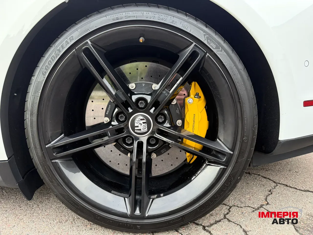 Porsche Taycan - фото 7