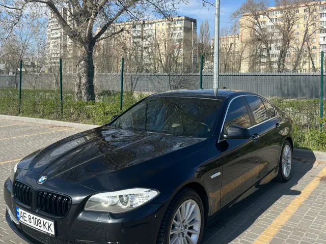 BMW 5 серії - фото 1